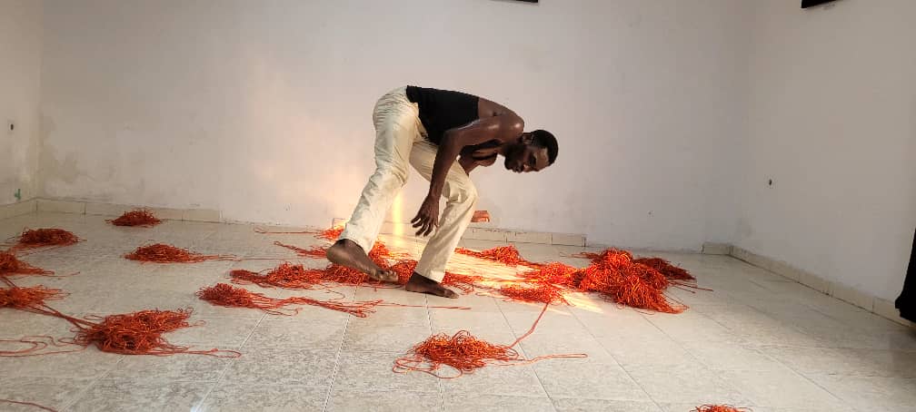 Kinshasa : « Traversée », un spectacle du burkinabè Ibrahima Sidibé présenté au centre culturel Ntongo Elamu